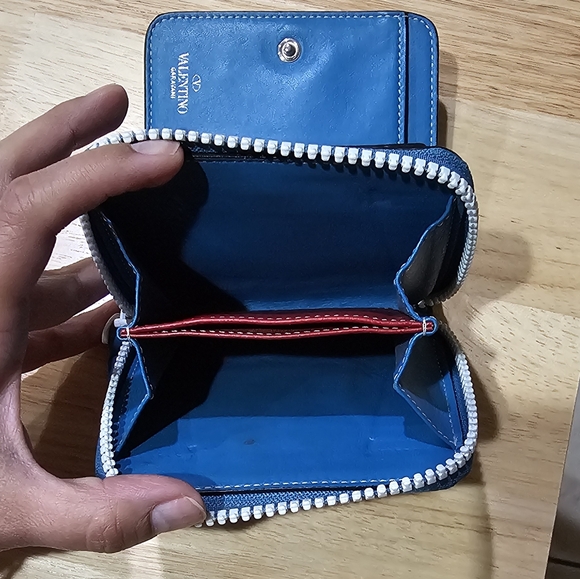 Authentic Valentino Garavani Blue Leather Trifold wallet with White Studs EUC - Picture 14 of 14